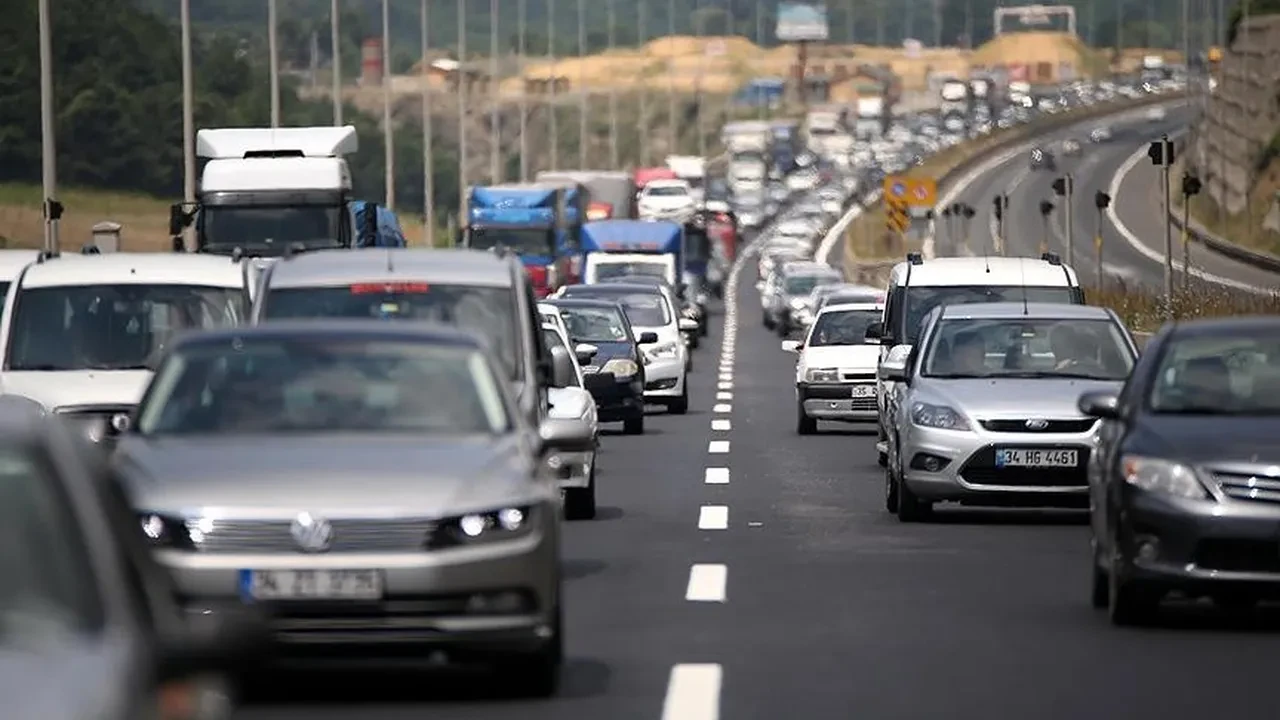 Tüm araç sahiplerini ilgilendiriyor! Trafik sigortasında yeni dönem resmen başladı: İşte değişiklikler