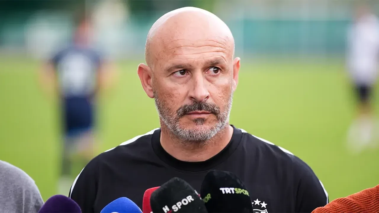 Vincenzo Italiano'dan Trossard açıklaması! Hradec Kralove maçında oynayacak mı?