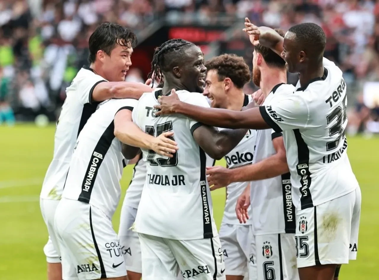 Beşiktaş maçı hangi kanalda? CANLI UEFA Avrupa Ligi Hradec Kralove maçı başlıyor