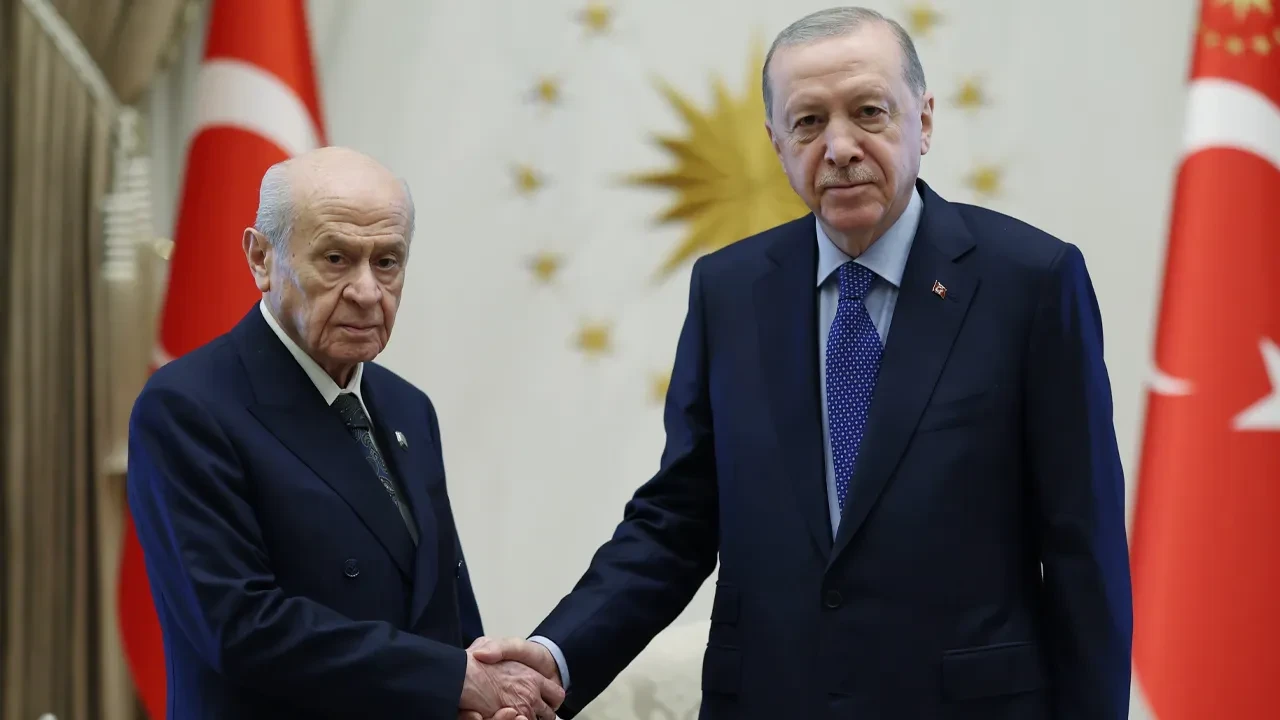 Cumhurbaşkanı Erdoğan- Devlet Bahçeli görüşmesi başladı! Gündem çerçeve yasa