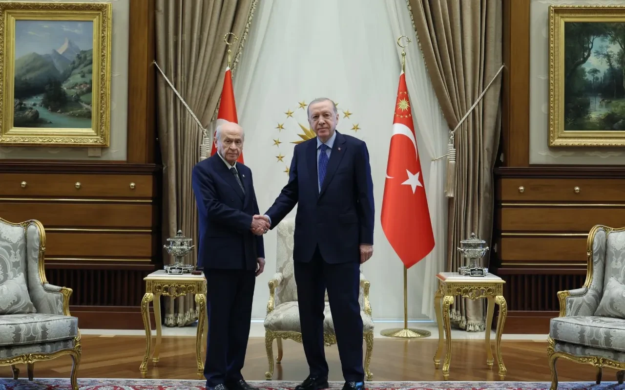 Cumhurbaşkanı Erdoğan- Devlet Bahçeli görüşmesi sona erdi! Gündem çerçeve yasa