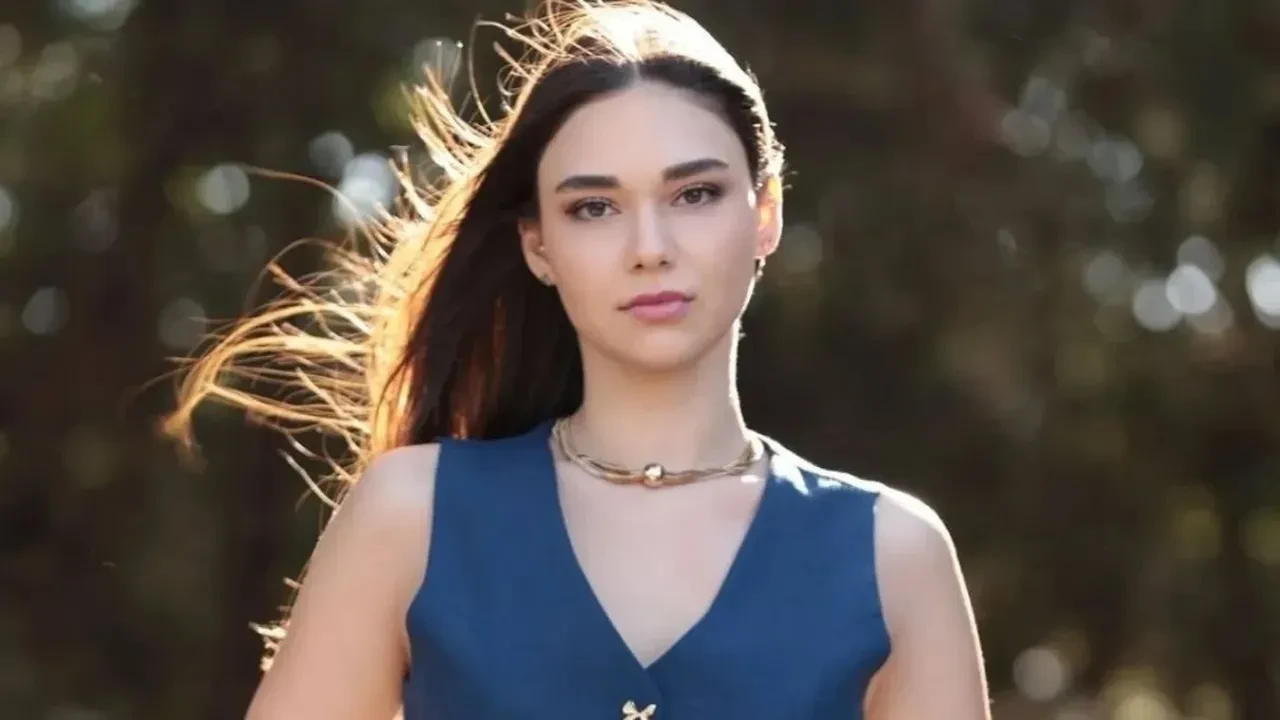 Daha 17’in Sıla’sı Ezgi Dalgıç’ın aynı projede olmak istediği oyuncular! ! Listede yok yok