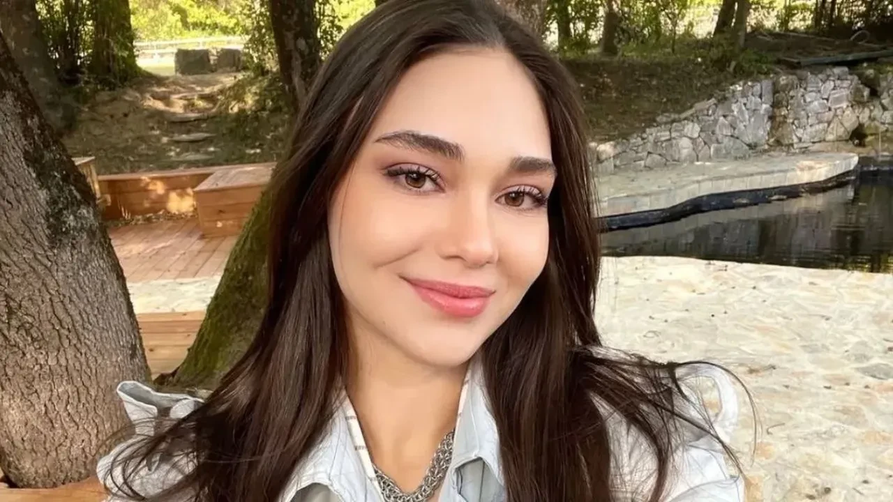 Daha 17’in Sıla’sı Ezgi Dalgıç’ın aynı projede olmak istediği oyuncular! ! Listede yok yok