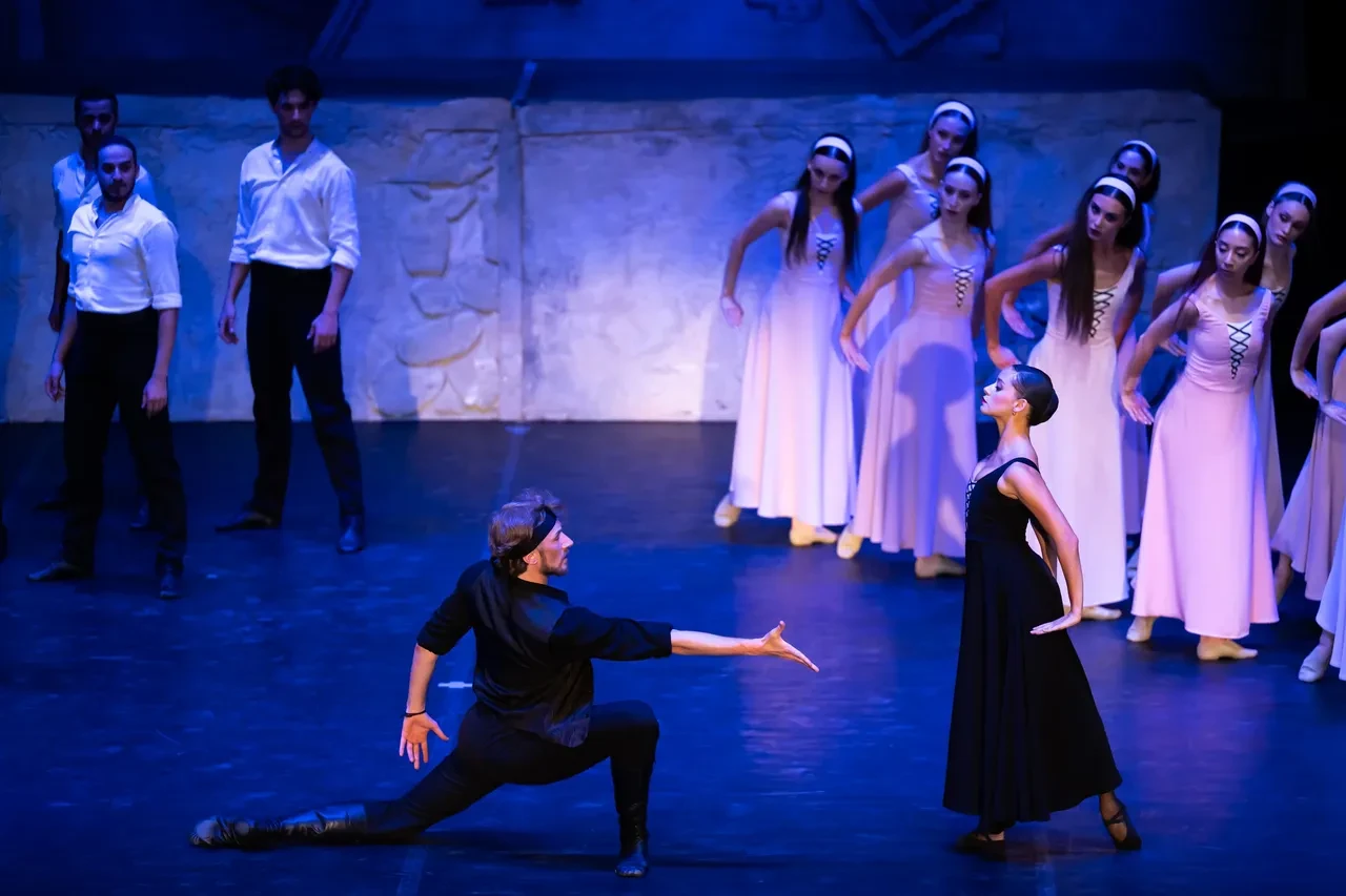 Dakikalarca alkışlandı! Zorba’nın sirtakisi Bodrum'u coşturdu