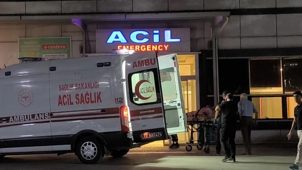 Hasankeyf tüneli girişinde feci kaza: Can pazarı yaşandı: 12 yaralı