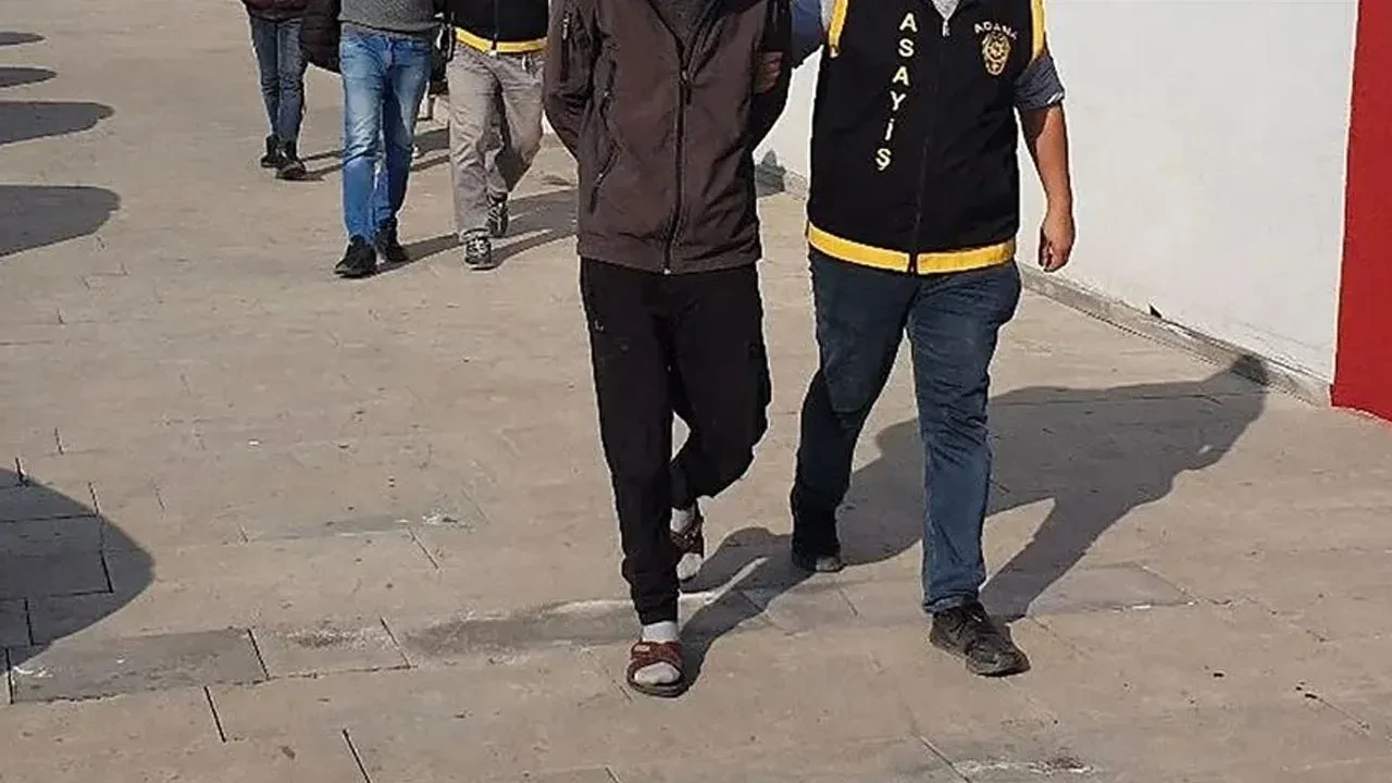 İstanbul'da yeni nesil sokak çetelerine operasyon: 12 gözaltı