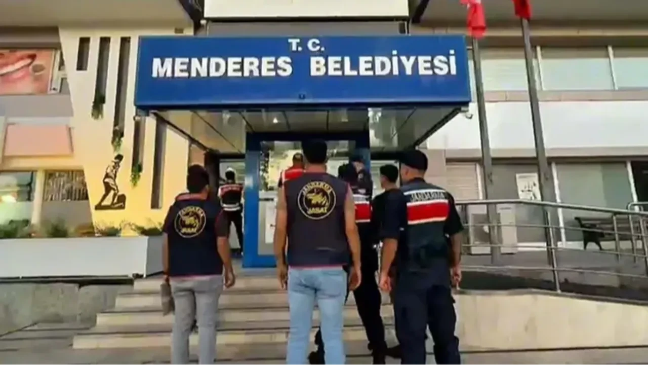 Menderes Belediyesi’nin kirli yolsuzluk ağı deşifre oldu! Rüşvette taksit imkanı dikkat çekti