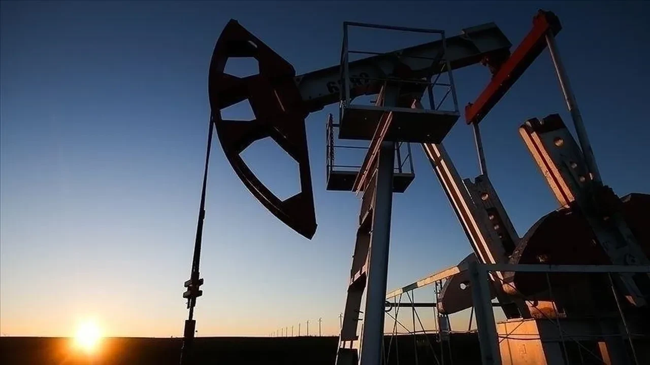 Petrol fiyatı çakıldı: Brent petrolün varili 79,91 dolardan işlem görüyor