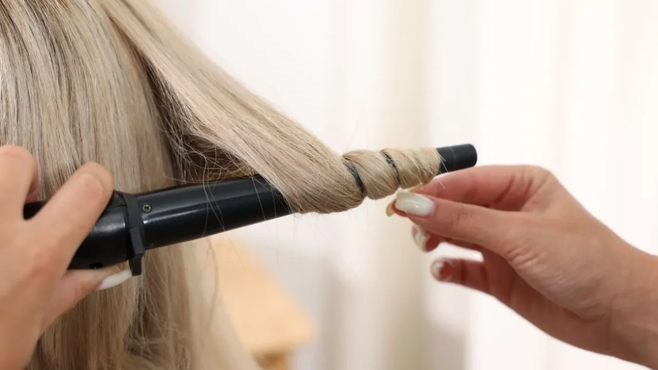 Tiktok'ta viral olan saç bakımı: Abbey Yung Method nedir? Abbey Yung Method gerçekten işe yarıyor mu?