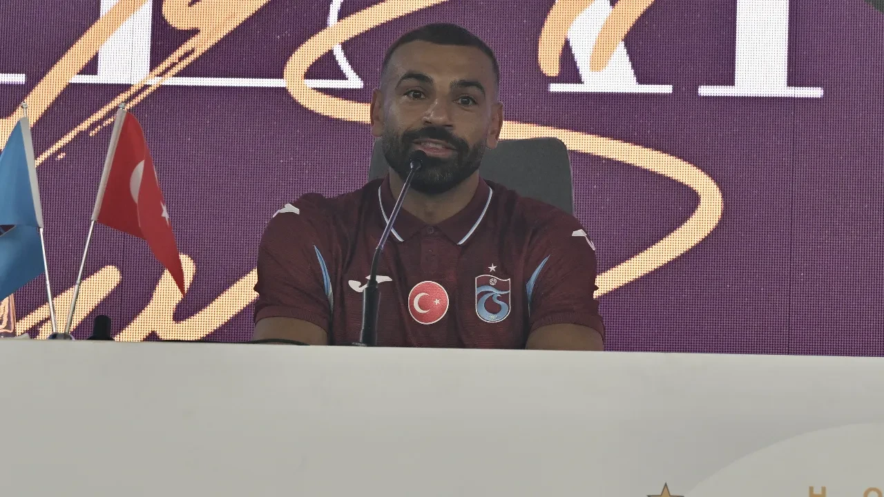 Trabzonspor'da Mohamed Salah için imza töreni düzenlendi! Mısırlı yıldız, Papara Park'ta taraftarlarla buluştu