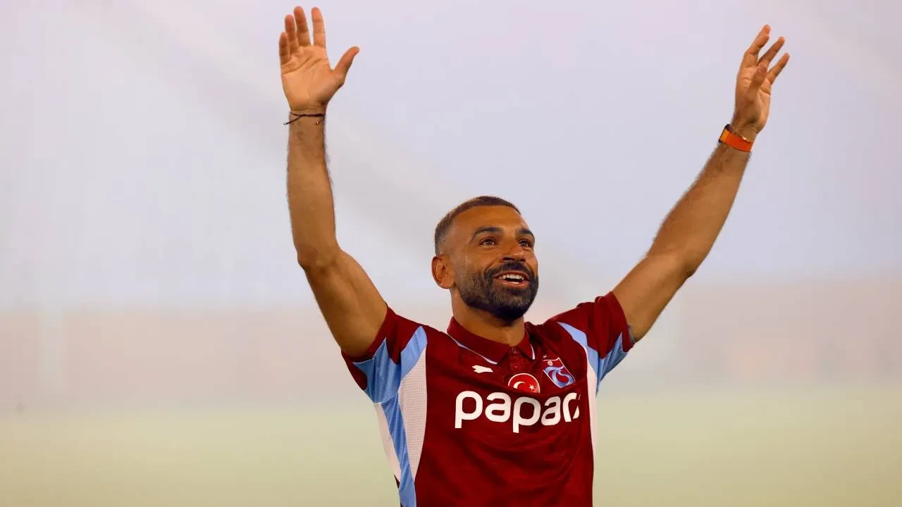 Trabzonspor'da Mohamed Salah için imza töreni düzenlendi! Mısırlı yıldız, Papara Park'ta taraftarlarla buluştu
