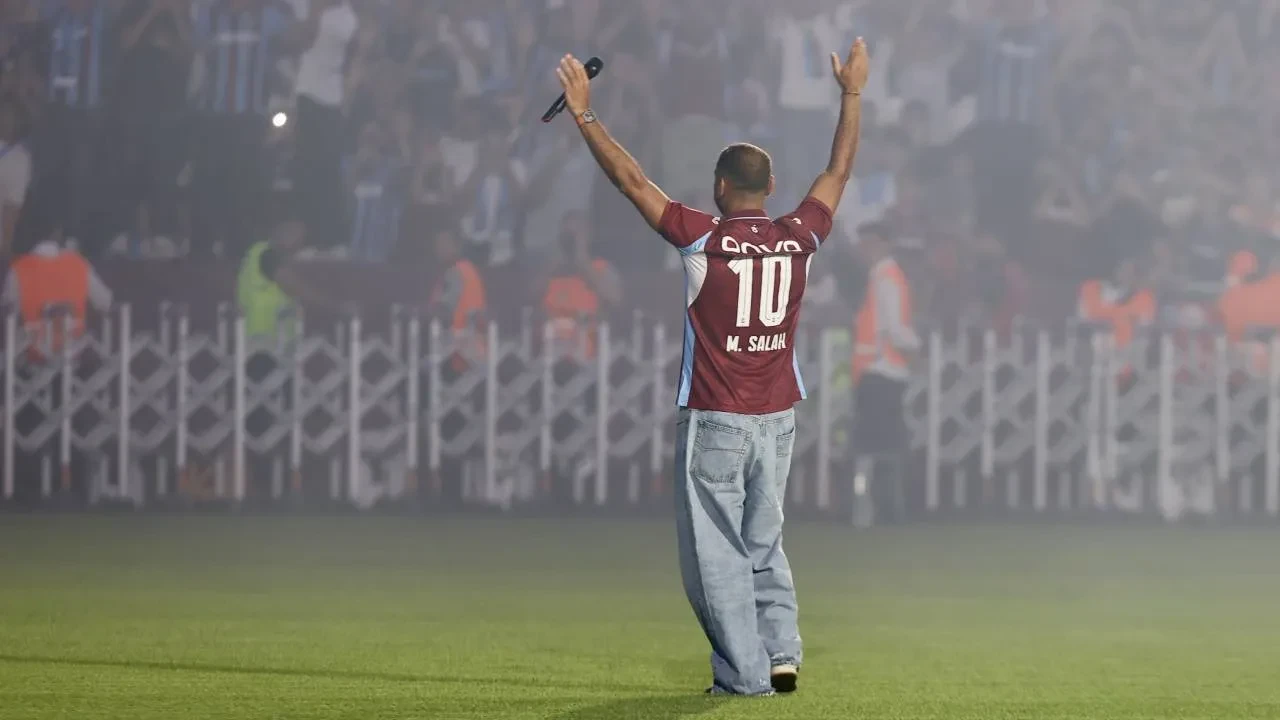 Trabzonspor'da Mohamed Salah için imza töreni düzenlendi! Mısırlı yıldız, Papara Park'ta taraftarlarla buluştu