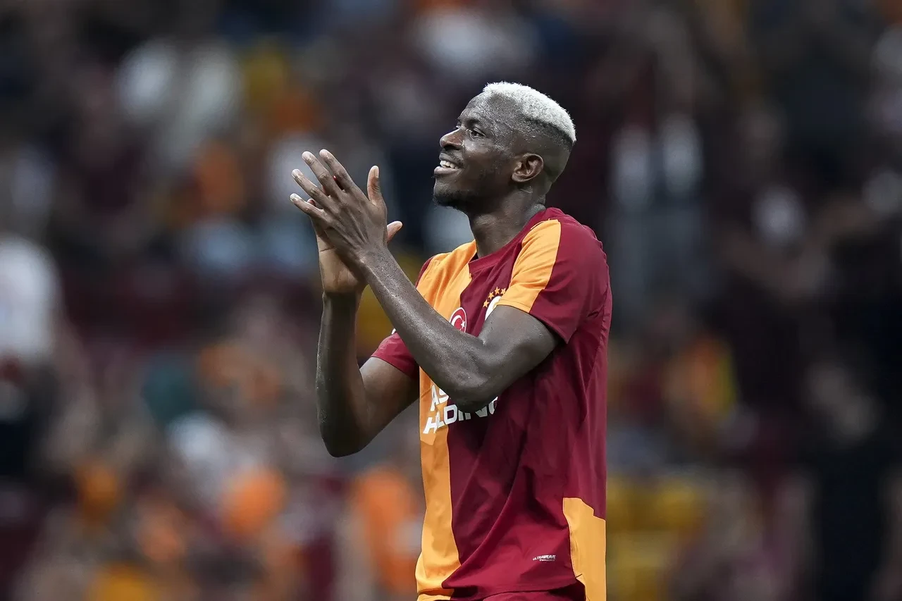 Victor Osimhen Avrupa devi için maaşında indirime gidiyor! İspanyollardan sürpriz transfer iddiası