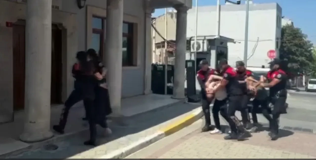 Adliyeyi silahla basacaklardı! Polislerin dikkati olası bir saldırıyı engelledi