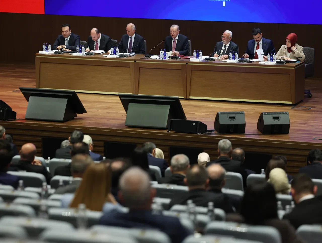 AK Parti 81 ilde sahaya iniyor! Cumhurbaşkanı Erdoğan teşkilata talimat verdi