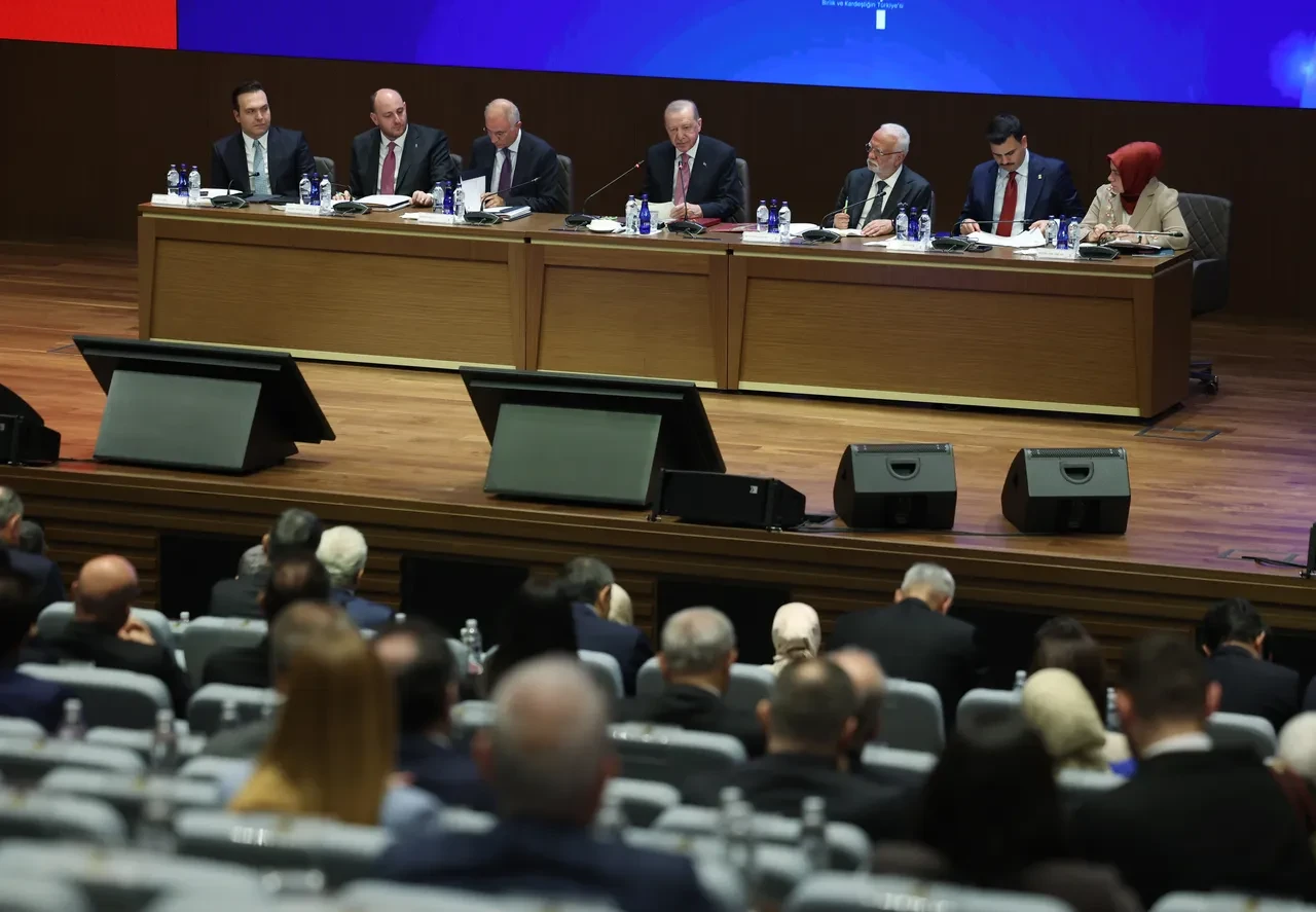 AK Parti 81 ilde sahaya iniyor! Cumhurbaşkanı Erdoğan teşkilata talimat verdi