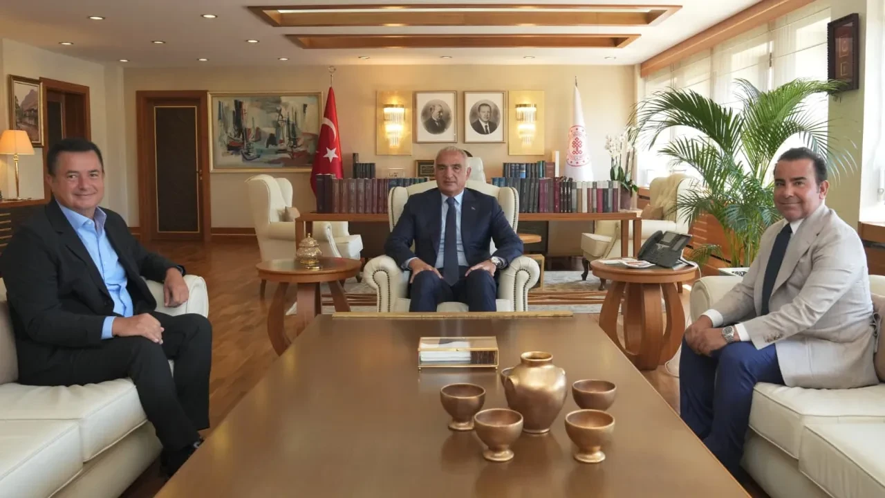 Bakan Ersoy ile Acun Ilıcalı bir araya geldi! Türkiye'nin tanıtımına yönelik yeni yaklaşımlar değerlendirildi
