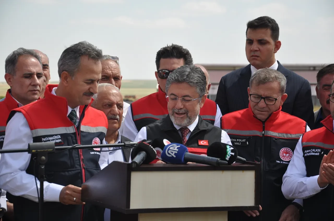 Bakan Yumaklı duyurdu: Büyükbaş hayvancılıkta "dijital kimlik" dönemi başladı
