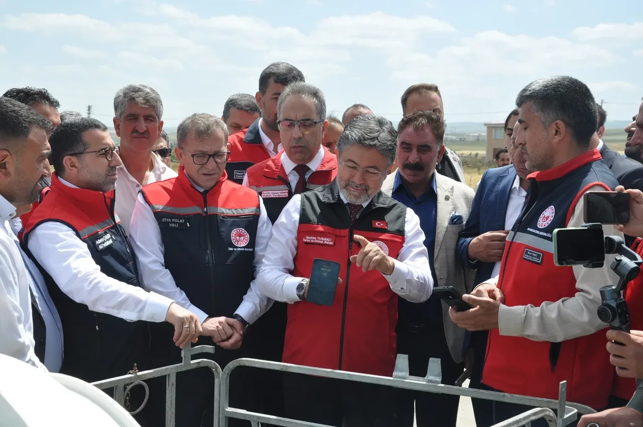 Bakan Yumaklı duyurdu: Büyükbaş hayvancılıkta "dijital kimlik" dönemi başladı