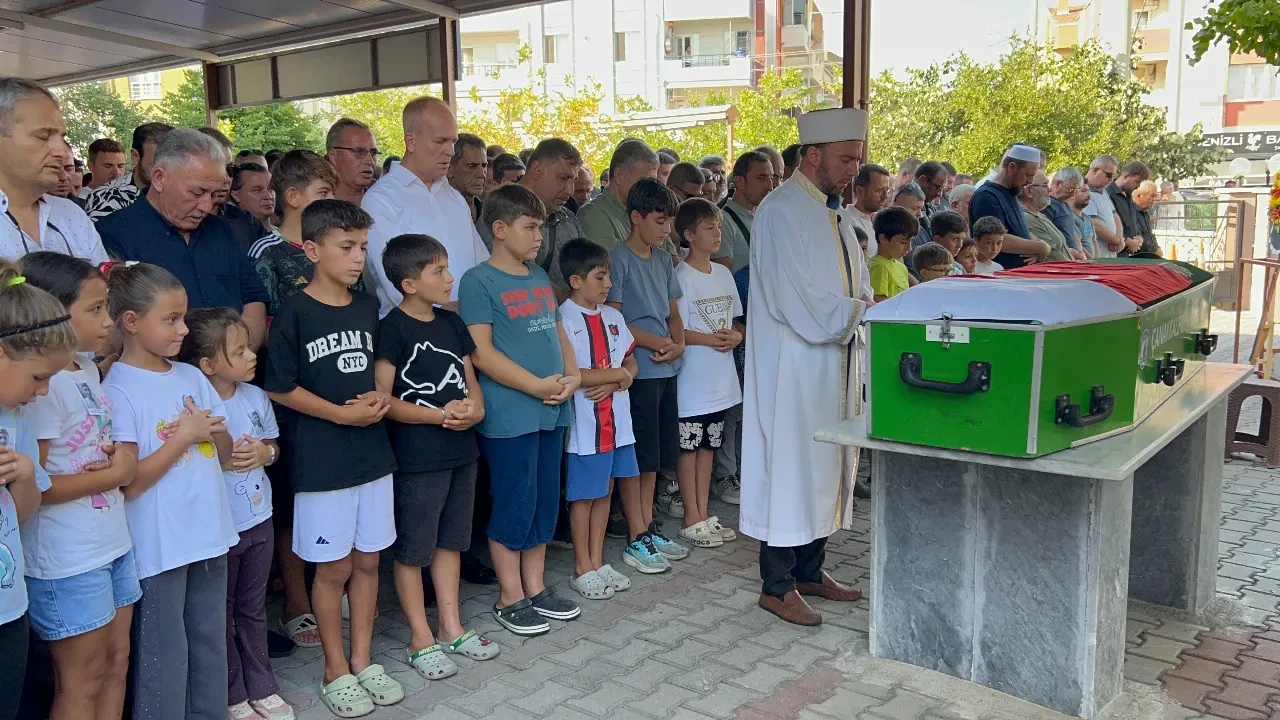 Böcek ilaçlaması sonrası acı  son: 9 yaşındaki Yusuf'u arkadaşları uğurladı