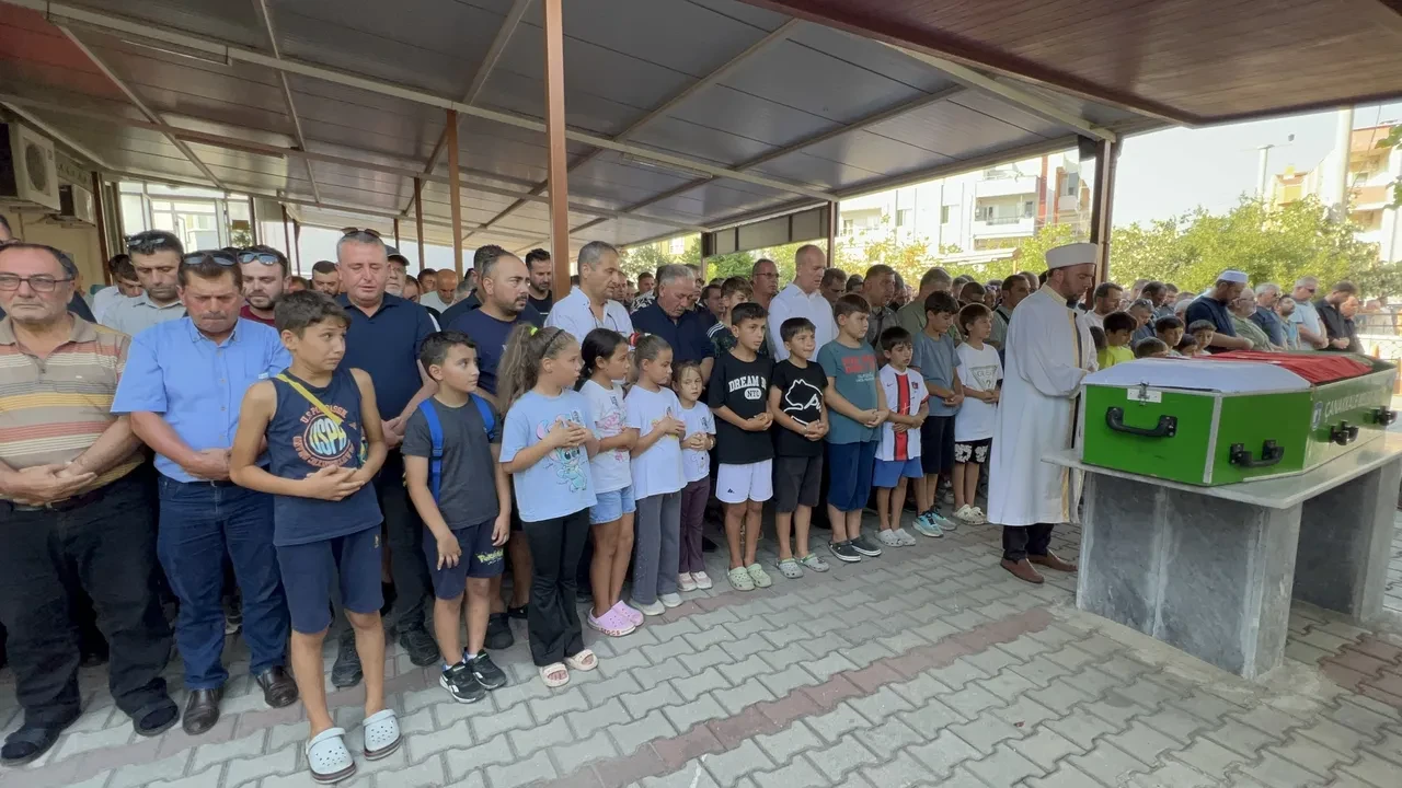 Böcek ilaçlaması sonrası acı son: 9 yaşındaki Yusuf'u arkadaşları uğurladı