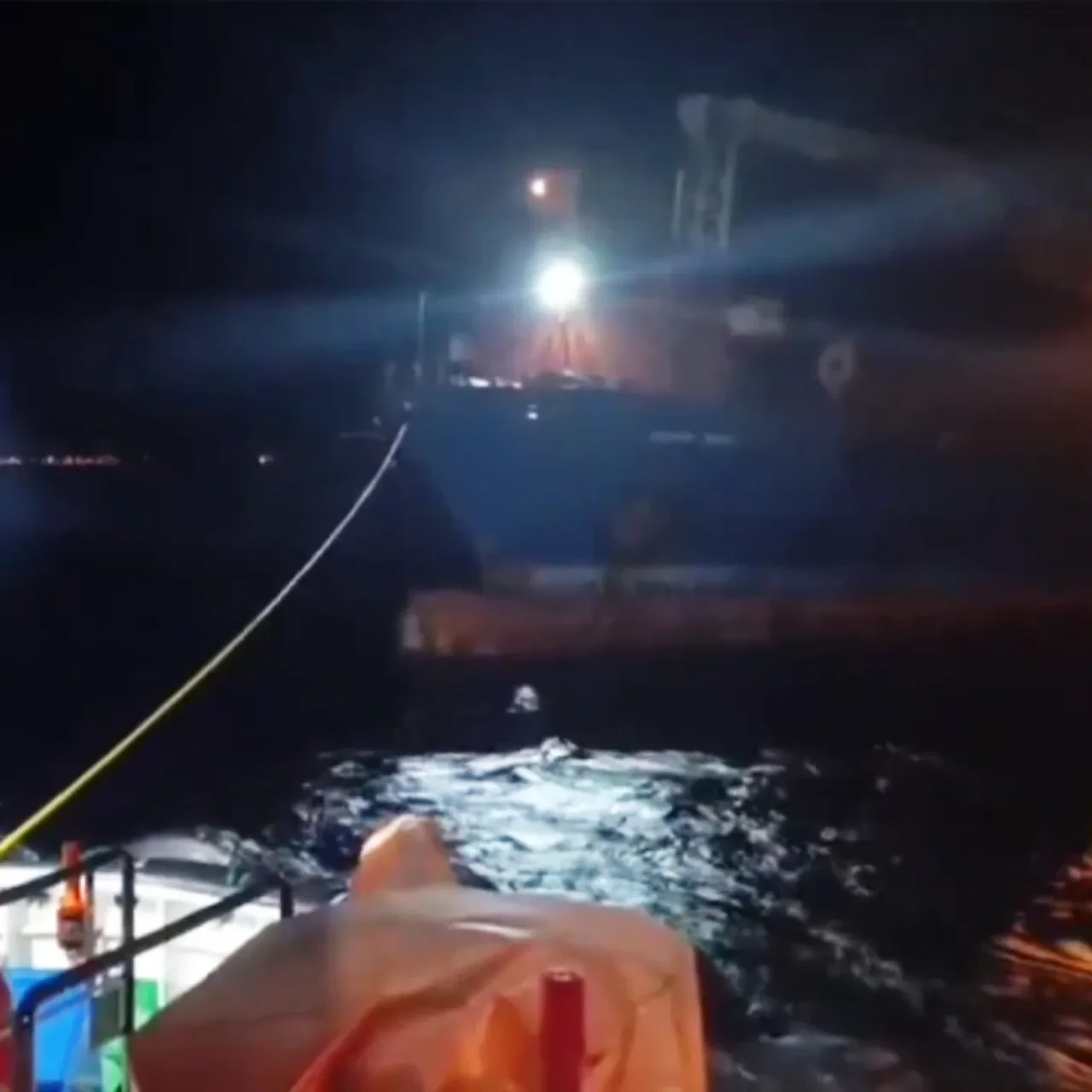 Çanakkale Boğazı'nda dev gemi arıza yaptı