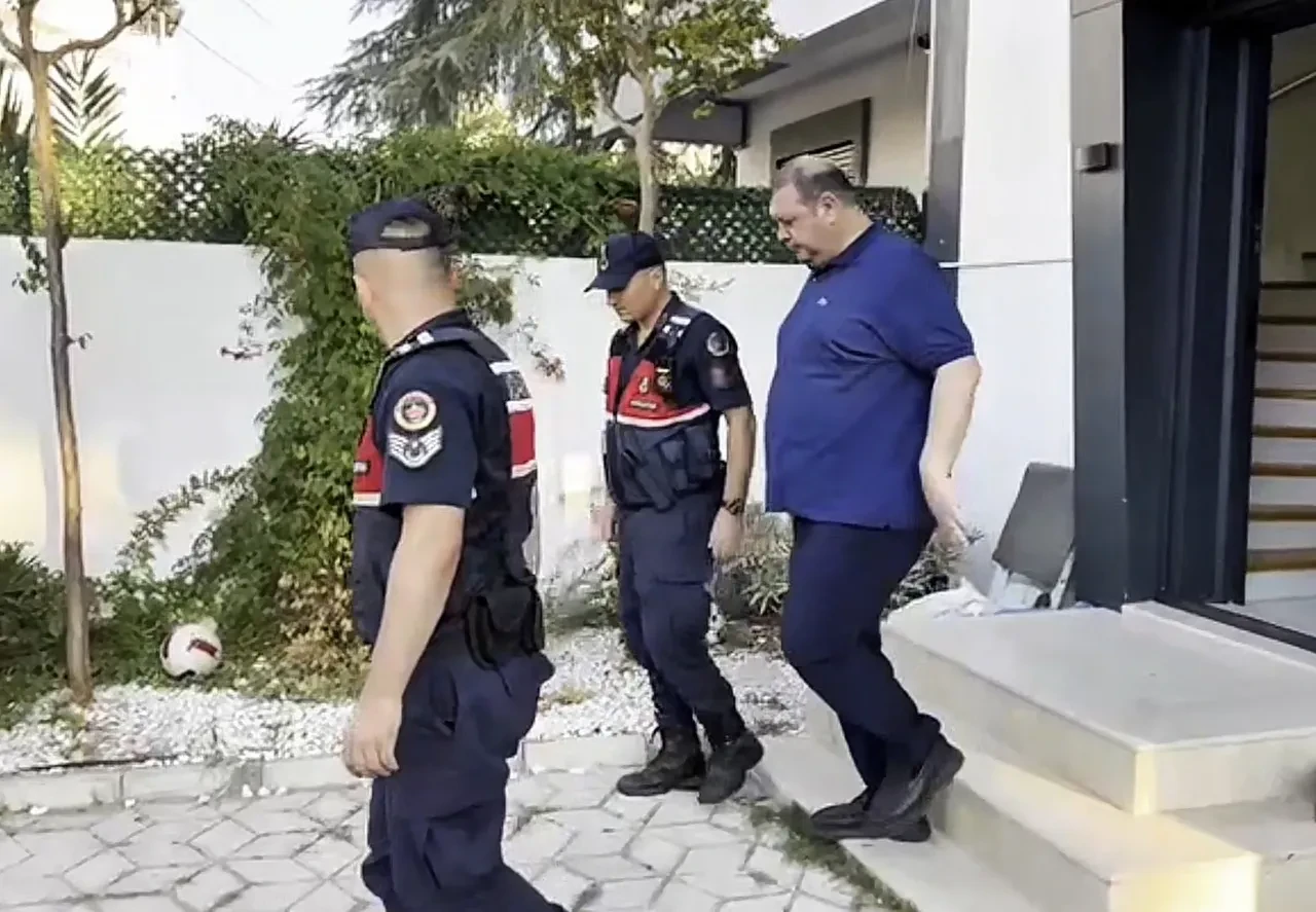 CHP'li Menderes Belediye Başkanı İlkay Çiçek'e kesin ihraç talebi