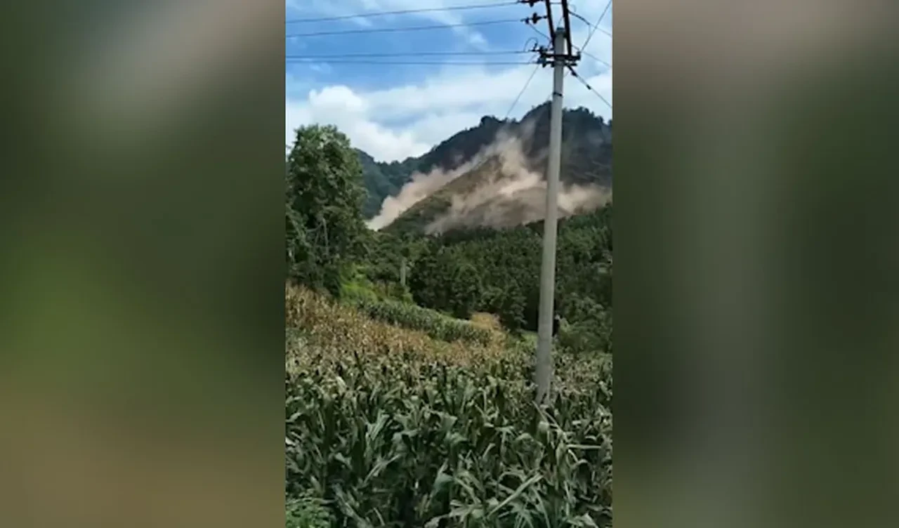 Çin'i 4,9 büyüklüğündeki deprem bu hale getirdi: 1 kişi öldü, yaralılar var! Evler zarar gördü, heyelan oldu