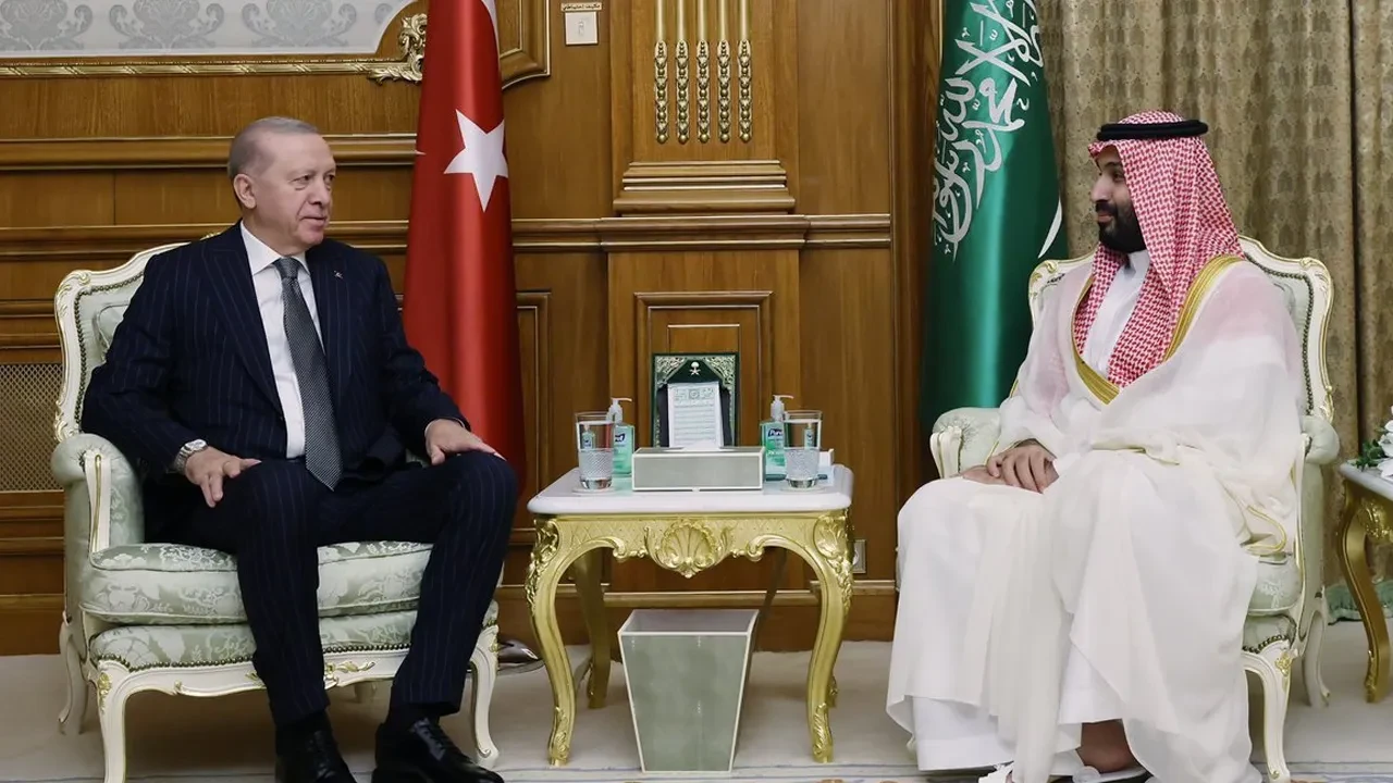 Cumhurbaşkanı Erdoğan Suudi Arabistan’da! Muhammed Bin Selman ile görüştü