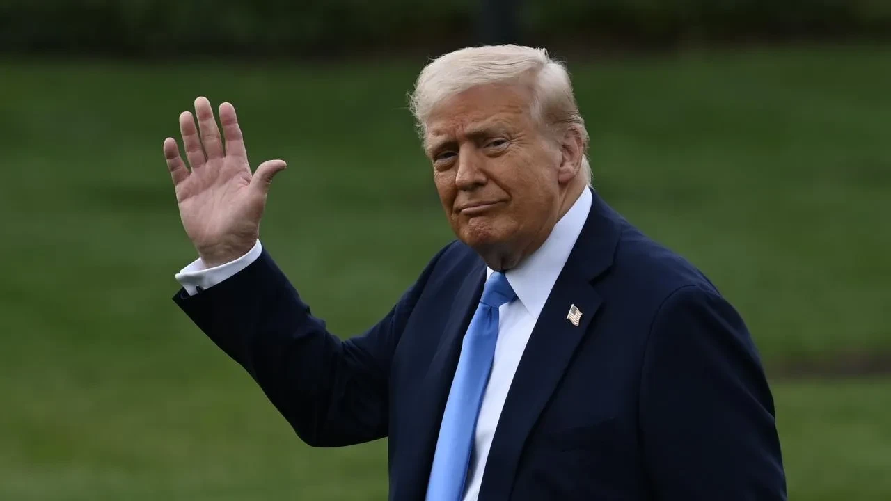 Donald Trump'tan flaş açıklamalar: İran, Çin rekabeti, kripto para ve ara seçim mesajı