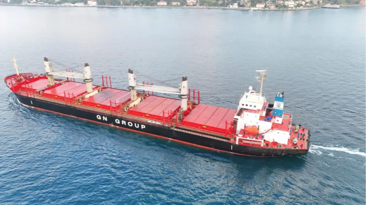 Füze ve İHA'ların hedefi olmuştu! İstanbul Boğazı’ndan geçerken görüntülendi