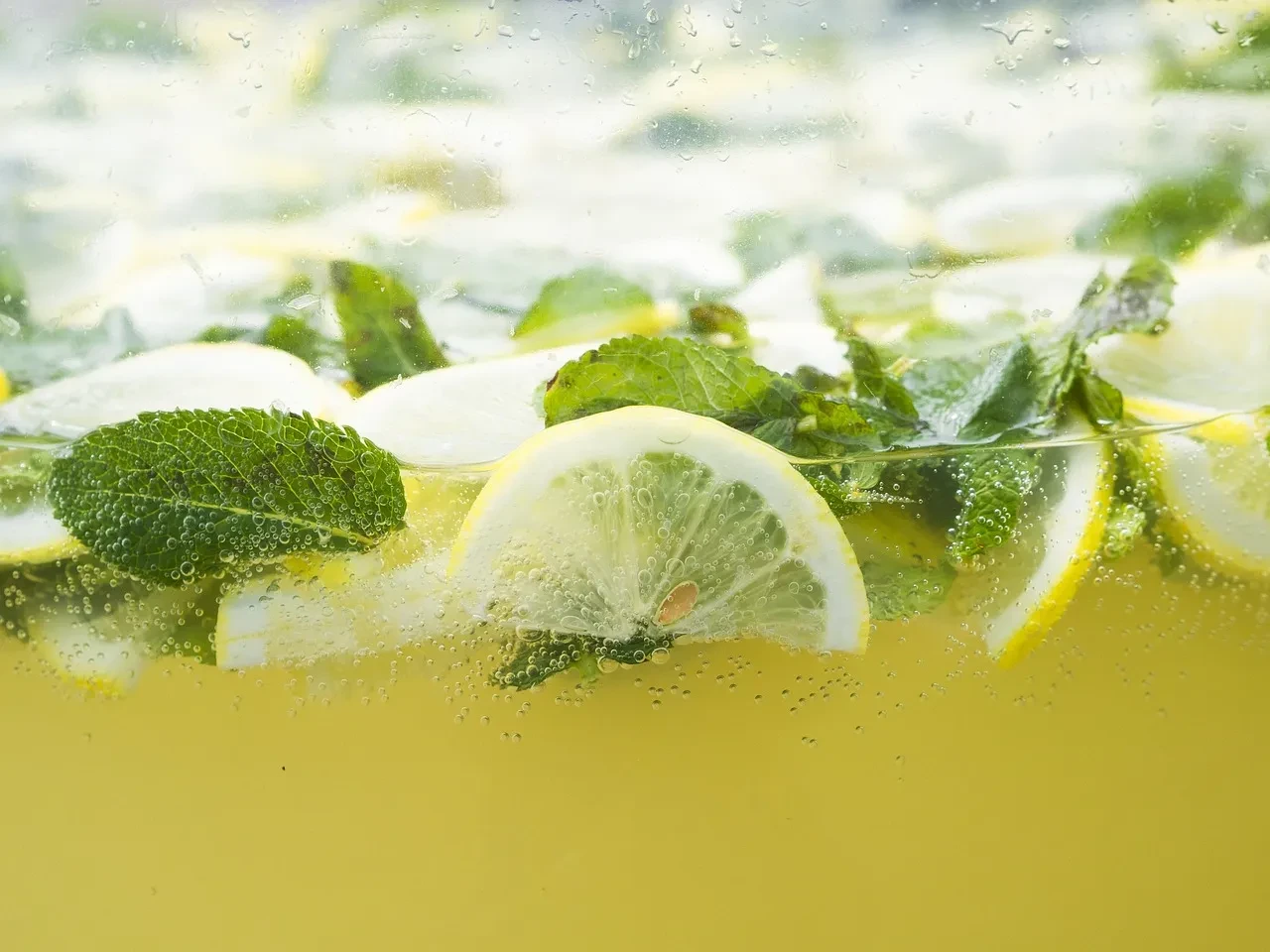 Kafelerdeki patronları çıldıracak tarifi ben buldum! Sıcak havaların vazgeçilmezi: Ferahlatan nane limon