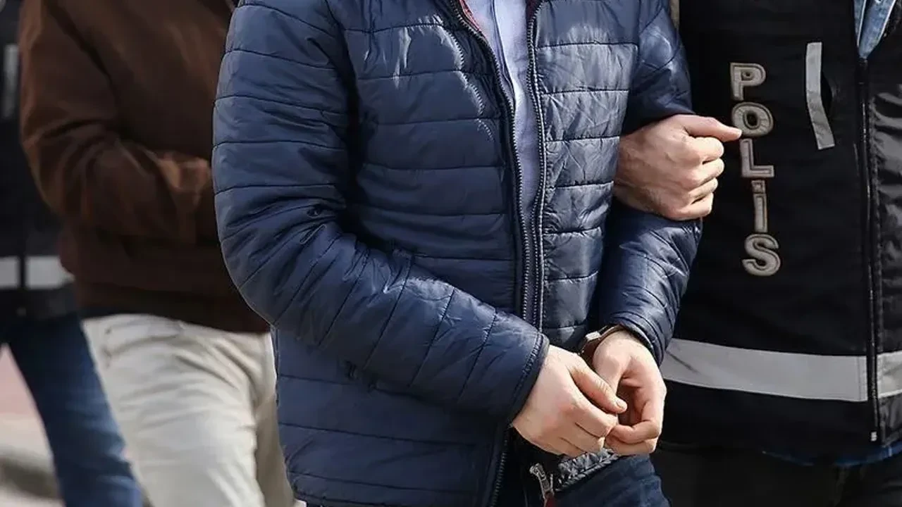 Kuşadası Belediyesi'ne üçüncü dalga operasyon: Çok sayıda gözaltı var