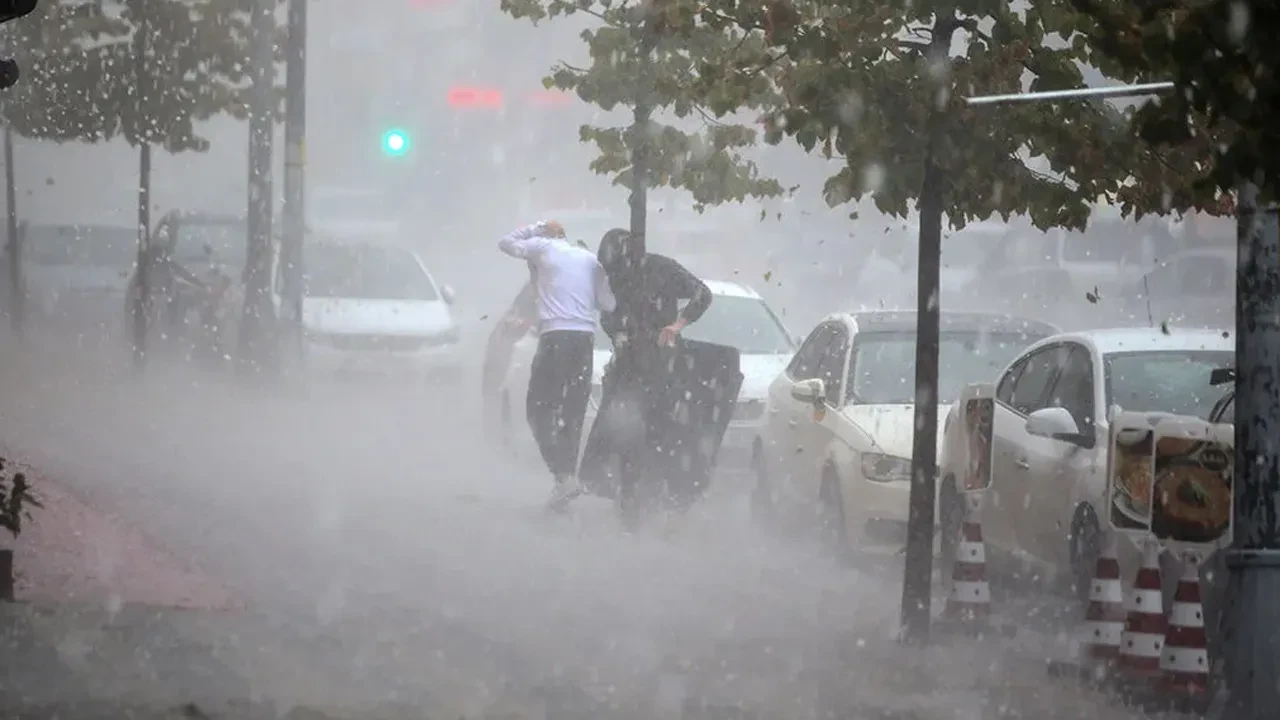 Meteoroloji uzmanından İstanbul için kritik uyarı! Tarih verdi, gök gürültülü sağanak geliyor