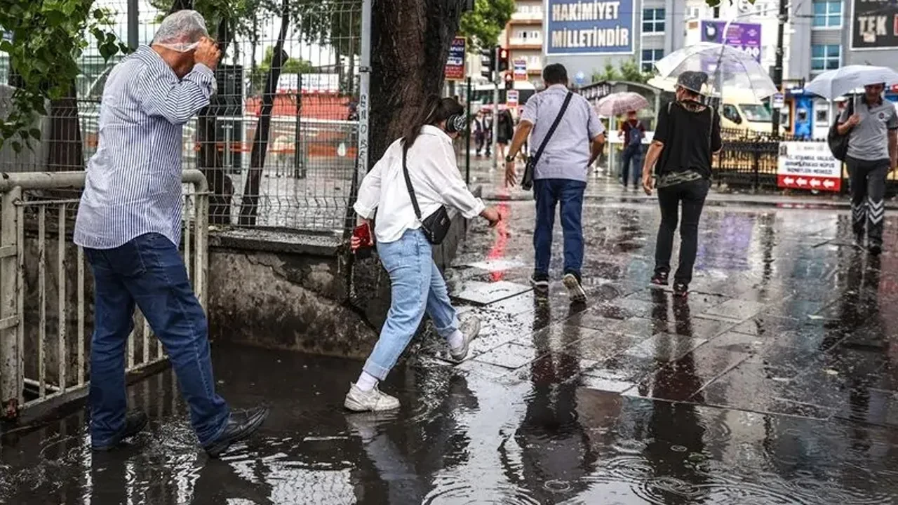 Meteoroloji uzmanından İstanbul için kritik uyarı! Tarih verdi, gök gürültülü sağanak geliyor