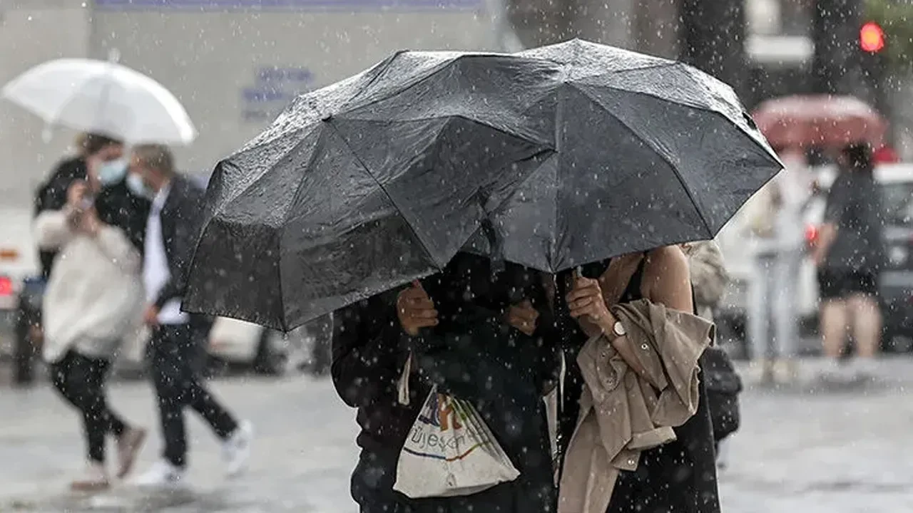 Meteoroloji uzmanından İstanbul için kritik uyarı! Tarih verdi, gök gürültülü sağanak geliyor