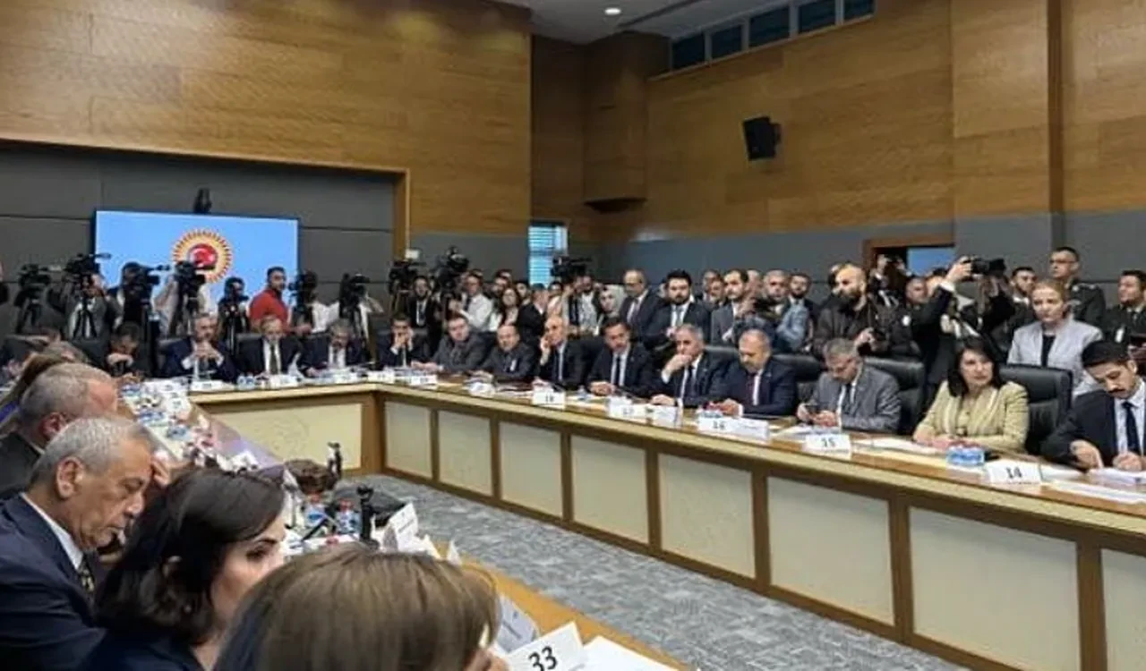 TBMM'de tarihi mesai: 12 maddelik "Terörsüz Türkiye" teklifi Adalet Komisyonu’nda