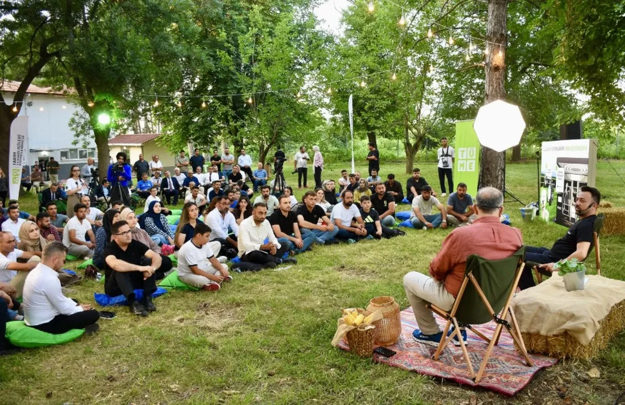 TEKNOFEST kuşağı şimdi de tarımı dönüştürecek: Tokat'ta "TÜME Tarım Rotası Programı" yapıldı