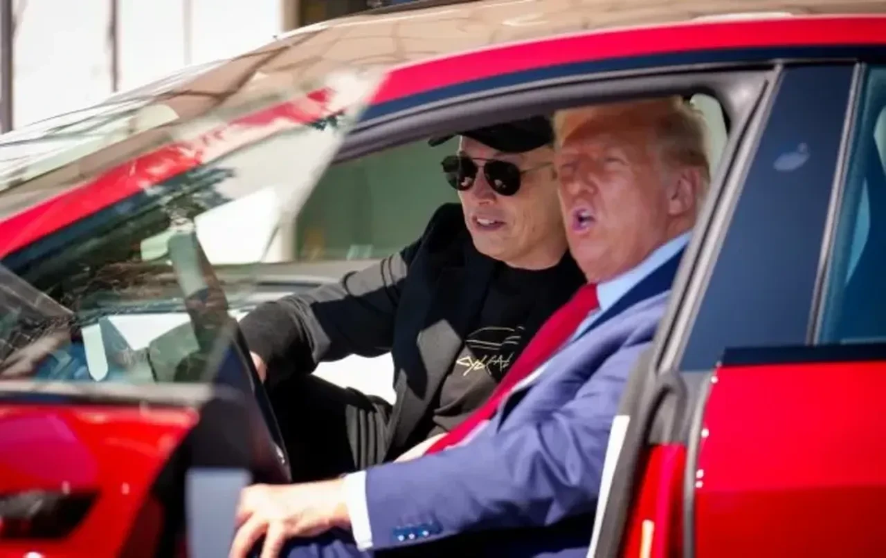 Trump'tan elektrikli araç sahiplerini kızdıracak sözler: "Onlarda hastalık var!"