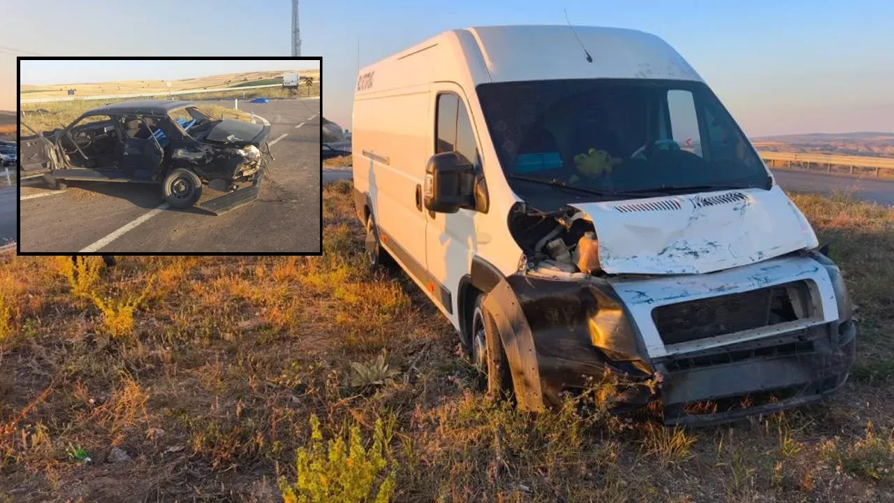 Yozgat'ta otomobille minibüs çarpıştı: 2 ölü, 1 yaralı