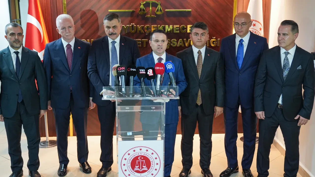 Adalet Bakanı Akın Gürlek ve İçişleri Bakanı Mustafa Çiftçi'den çetelerle mücadele açıklaması: Asla meydanı boş sanmayın devlet burada