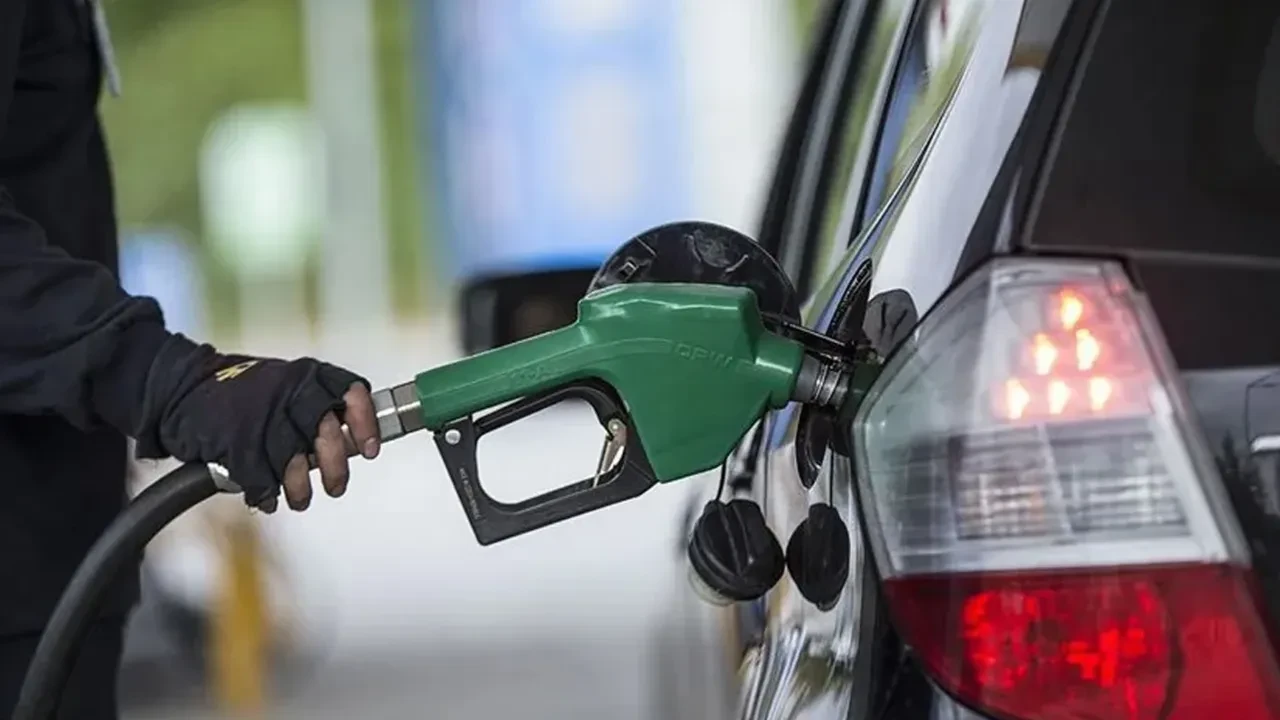 Akaryakıtta fiyatlar değişiyor! Benzine bir zam daha geliyor