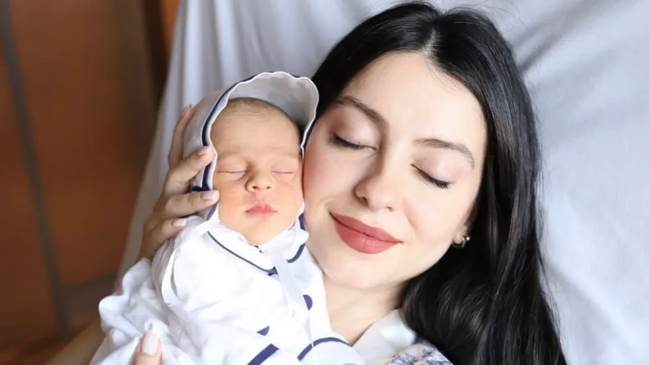 'Cennet Mahallesi'nin Ayşe’si Belemir Temizsoy anne oldu! 'Yıllar su gibi'