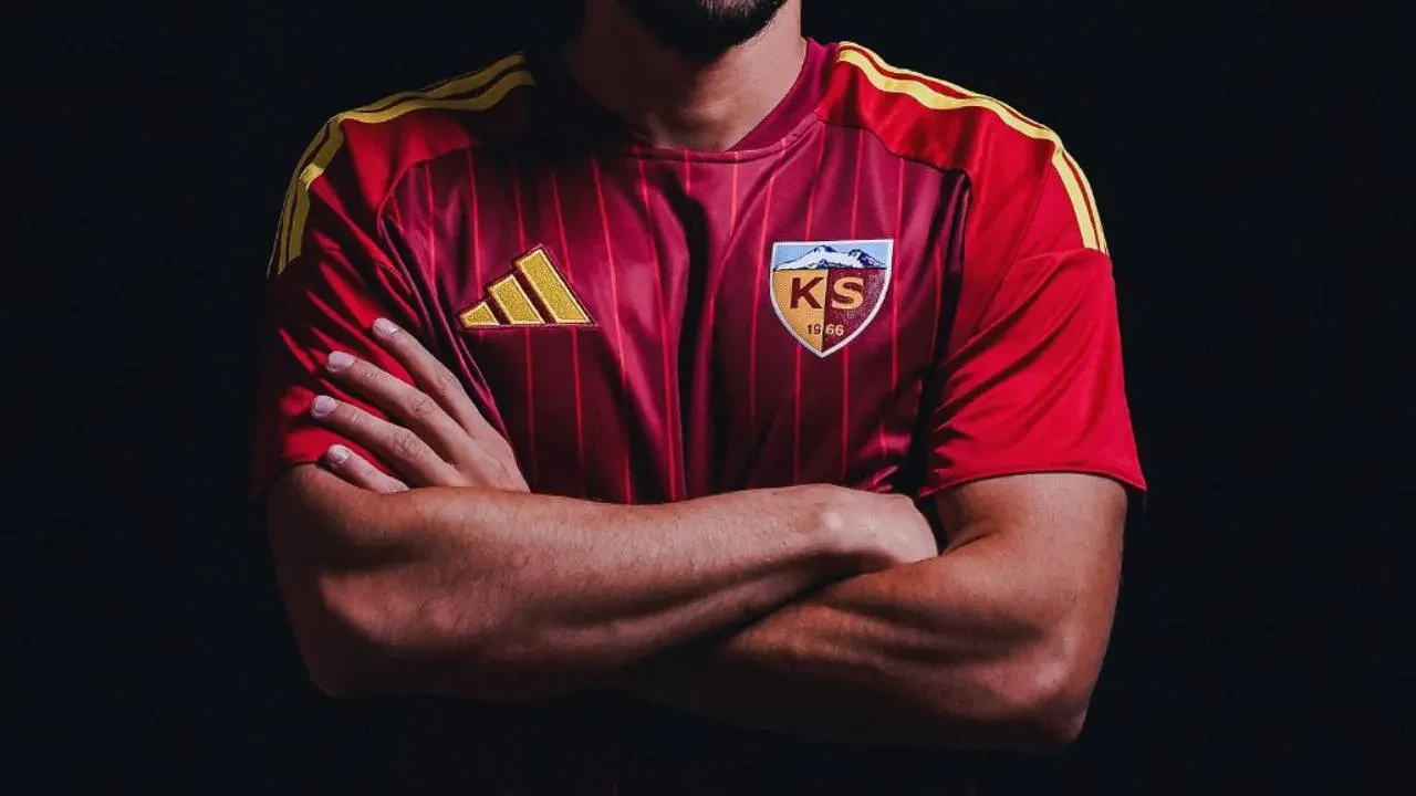 Kayserispor'da imza şov! Sarı-kırmızılılar, 15 futbolcuyu transfer etti