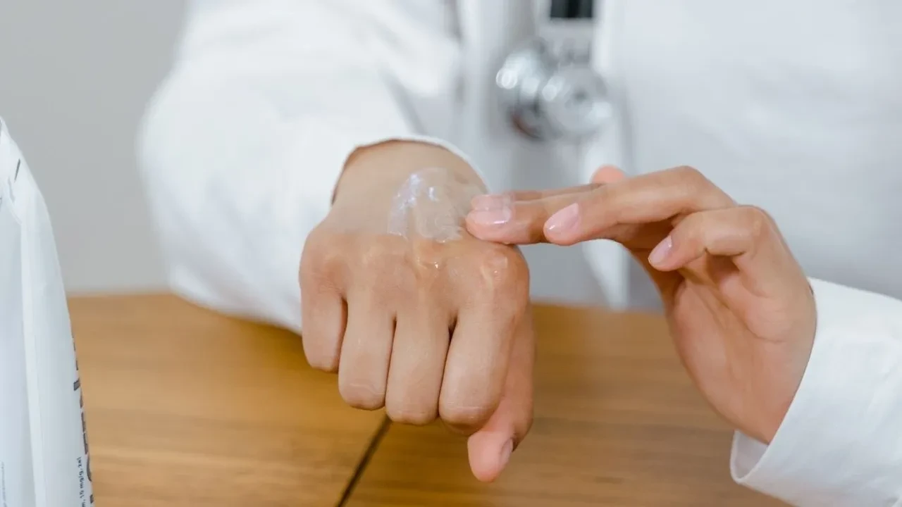 Mantar ve egzama şikayetine son! Banyo suyuna 2 kaşık ekleyin