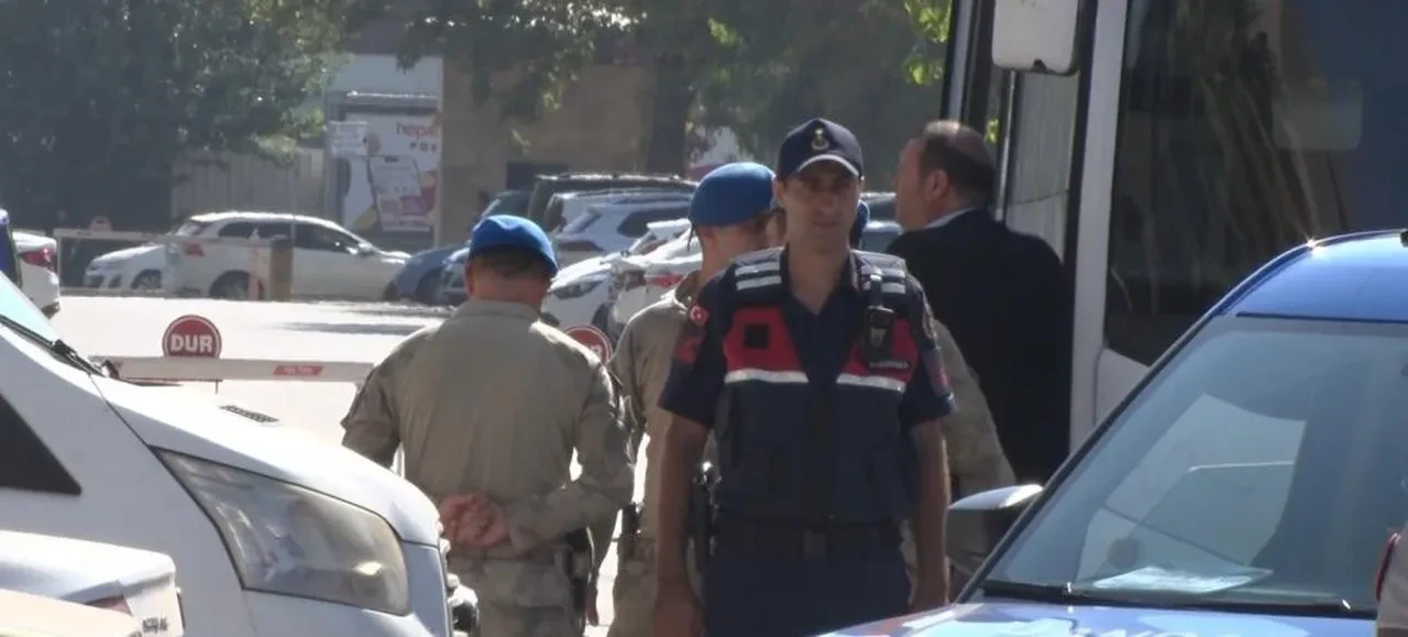 Menderes Belediye Başkanı İlkay Çiçek görevden alındı