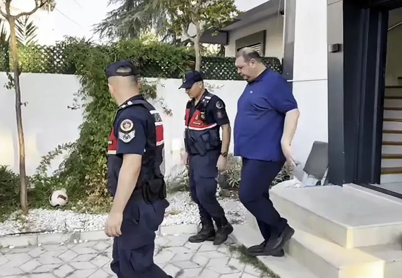 Menderes Belediye Başkanı İlkay Çiçek neden görevden alındı?