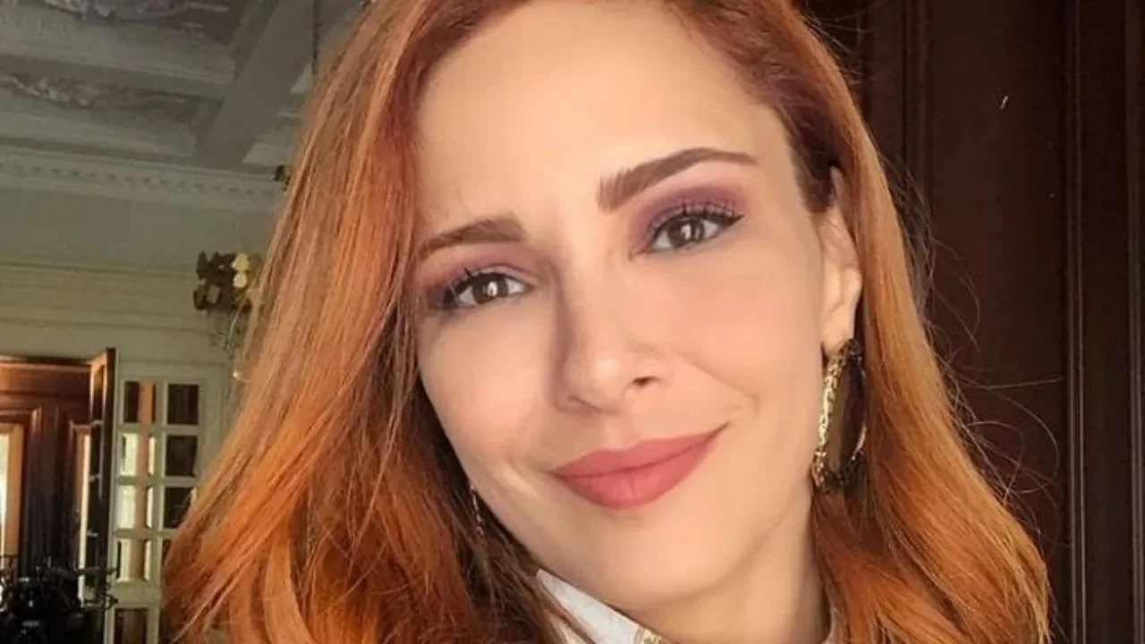 Mine Tugay 19 yaşındaki fotoğrafını paylaştı! Görenler gözlerine inanamadı!