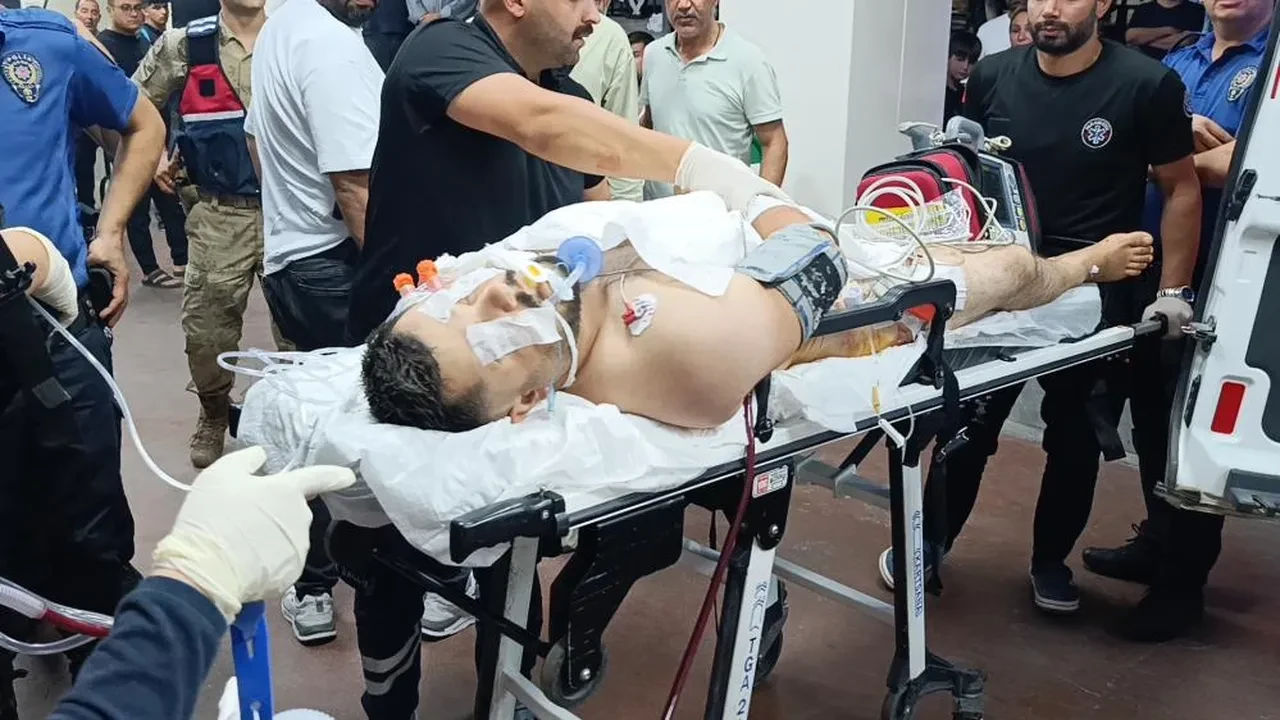Şanlıurfa'da hastane bahçesinde silahlı saldırı! Husumetlileri ateş açtı: 2 yaralı