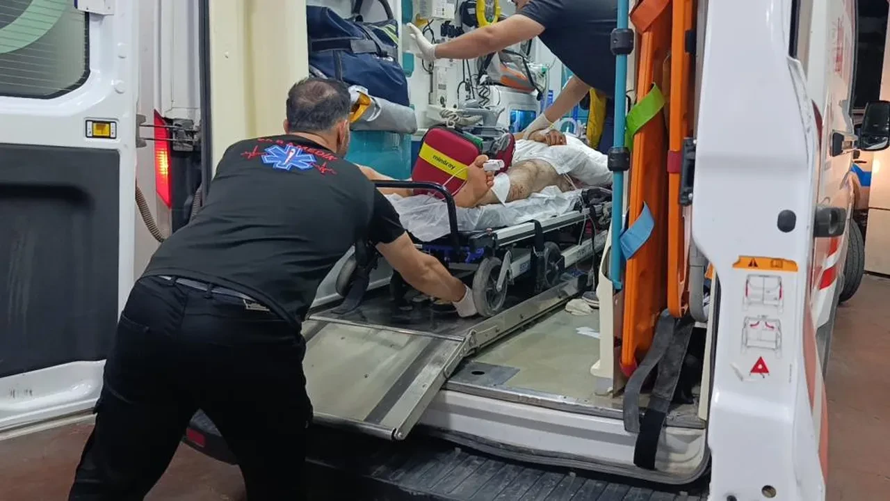 Şanlıurfa'da hastane bahçesinde silahlı saldırı! Husumetlileri ateş açtı: 2 yaralı
